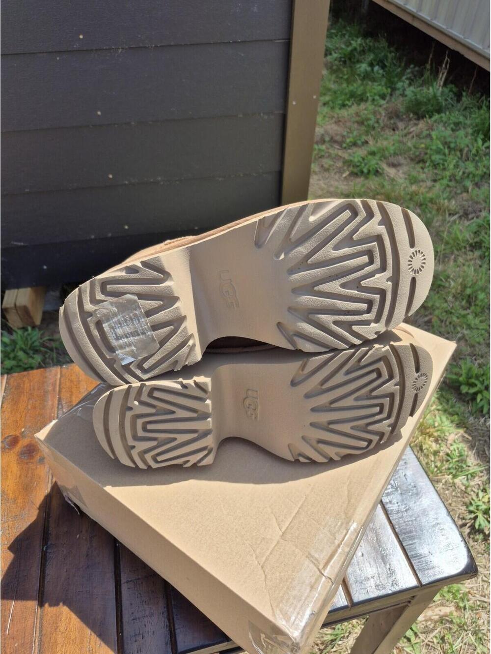 UGG Classic Ultra Mini Sand Boot Bootie Womens US Size 12 Suede $160 Platform - Picture 9 of 10